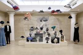 Шапката - изложба