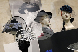 Шапката - изложба