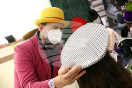 Шапката - изложба