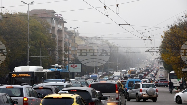 Около 200 000 "зелени билета" за пътуване в градския транспорт са продадени за три дни, съобщиха от Столичната община