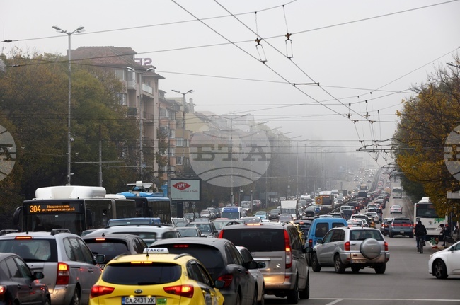 Около 200 000 "зелени билета" за пътуване в градския транспорт са продадени за три дни, съобщиха от Столичната община