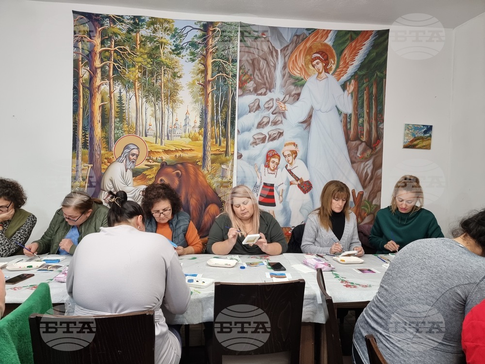 Доброволци рисуваха благотворително в помощ на дейността на кухнята за бедни към храм „Свети Николай“ в Благоевград