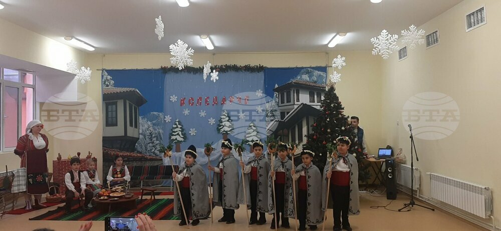 ДГ №15 „Слънце“ и Община Хасково организират Детски фестивал „Коледарче“