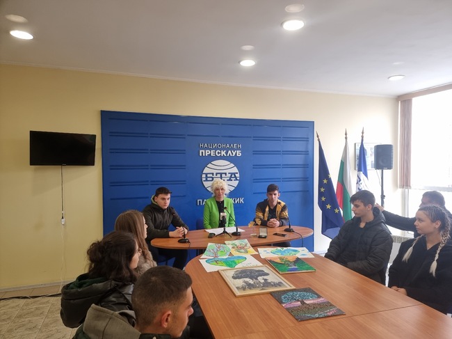 Представяне на коледна инициатива от кампанията "Сърце в зелено"