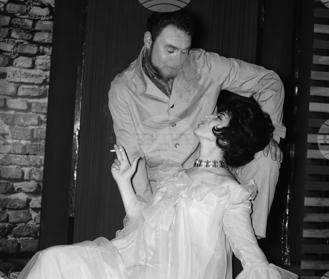 Мюзикълът "Целуни ме, Кейт"