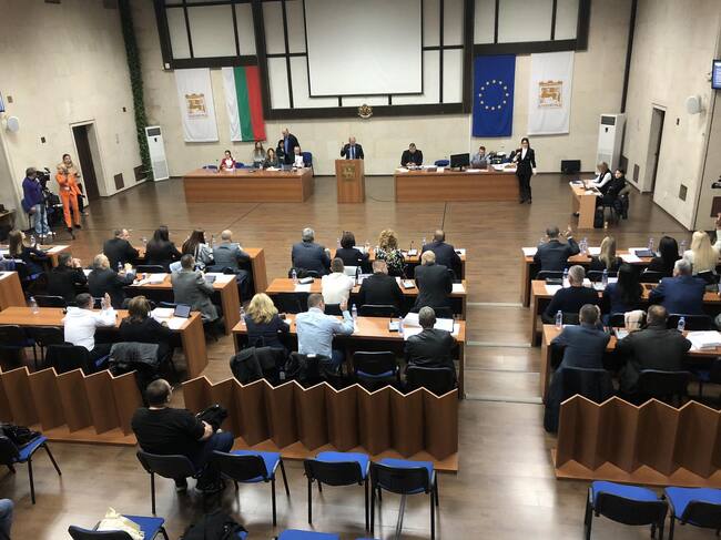 С 38 гласа „ЗА“ Общински съвет Благоевград одобри предложението на кмета Методи Байкушев за отпускане на безлихвени заеми от Централната Банка в общ размер на до 8 169 656 лева.