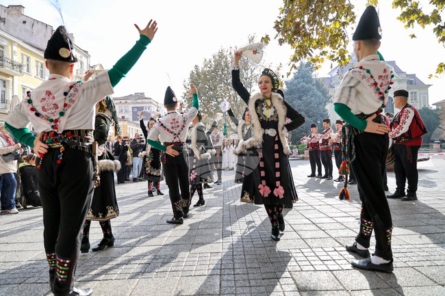  Пловдив - "Дефиле на младото вино" - фестивал