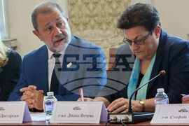 Парламент - Комисия по бюджет и финанси - кръгла маса