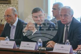 Парламент - Комисия по бюджет и финанси - кръгла маса