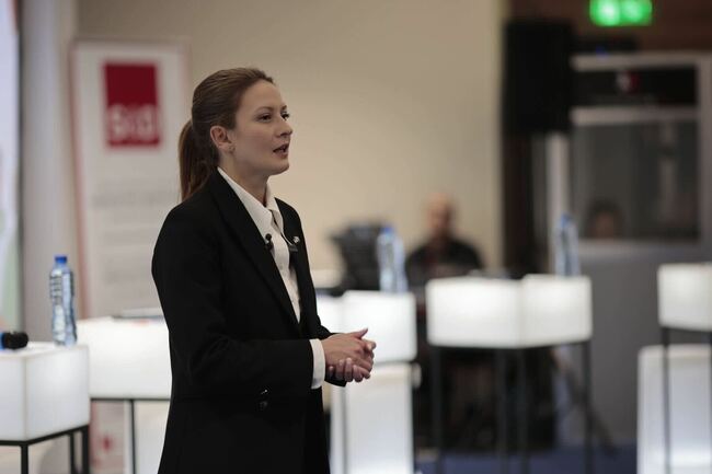 Цветелина Пенкова: Достъпни цени за потребителите и по- чисти производства – това трябва да енергийният план на България