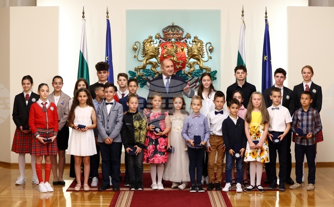 Румен Радев - отличия - връчване