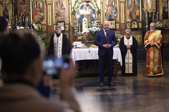 Председателят на Народното събрание Росен Желязков и народни представители присъстваха на панихида в памет на загиналите по време на Гладомора в Украйна