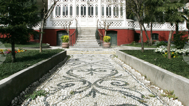 В Истанбул днес в присъствието на Вселенския патриарх ще се състои освещаването на ремонтираната българска църква „Св. Иван Рилски“