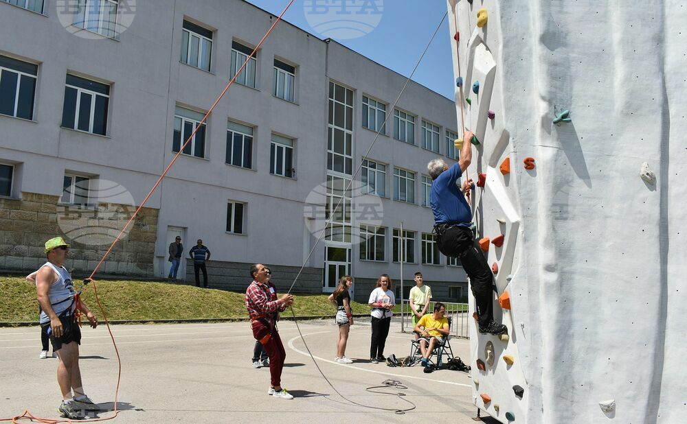 Стена за катерене ще бъде монтирана пред Общинския културен център в Разград