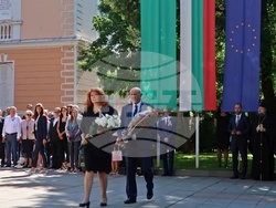 Илияна Йотова - Средно училище „Христо Ботев“-Враца