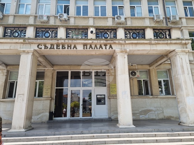 Мъж е задържан за срок до 72 часа за отглеждане на марихуана