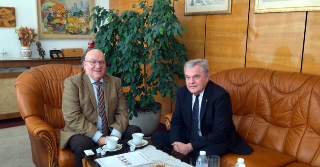 Румен Петков поздрави новоизбрания вицепремиер и министър на отбраната на Словакия Роберт Калиняк