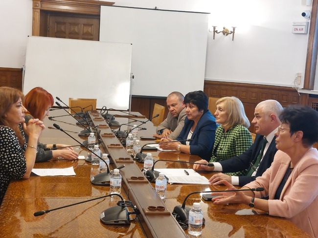 БСП се срещна със „Системата ни убива“