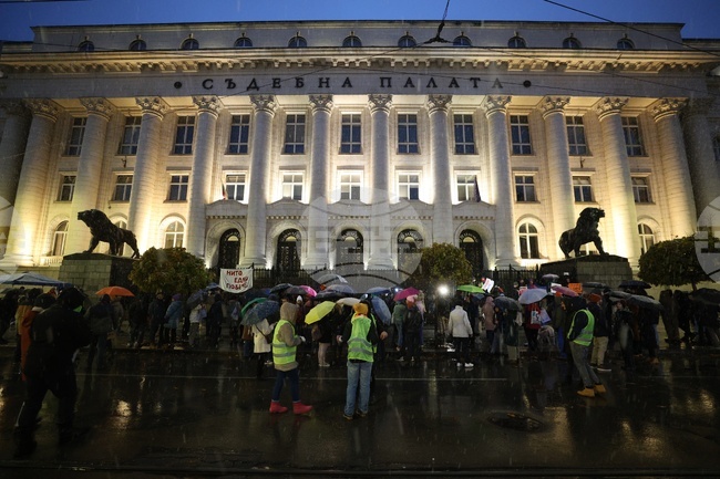 Протест - насилие над жени - „Нито една повече"