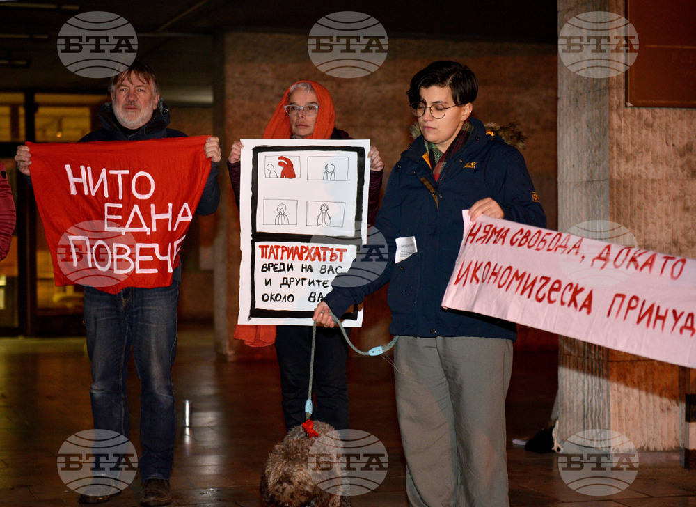 Варна - протест - Международен ден за елиминиране на насилието над жени