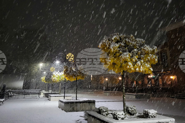 Самоков - сняг - коледна украса