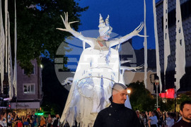 Варна - фестивал - улично дефиле "Белите криле"