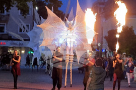 Варна - фестивал - улично дефиле "Белите криле"