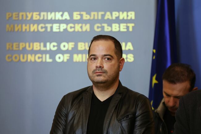Министърът на вътрешните работи Калин Стоянов очаква Нидерландия и Австрия да променят позицията си за членството на България в Шенген