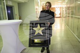 Бургас - Тина Търнър - паметна плоча - звезда - Ева Михова