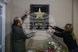 Бургас - Тина Търнър - паметна плоча - звезда - Георги Дракалиев