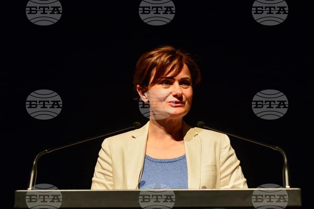 Видна представителка на турската опозиция бе задържана за кратко вчера във връзка с изпълнението на присъдата ѝ от близо 5 години затвор