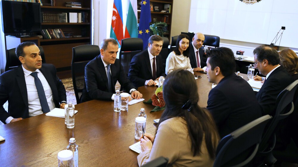 Кирил Петков - Джейхун Байрамов - среща