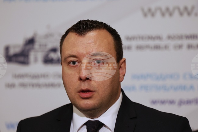 Парламент - Възраждане - брифинг