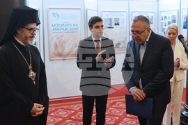 Парламент - изложба