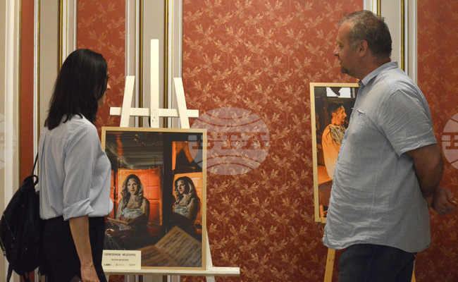 Варна - фотоизложба "ЖАRТА"