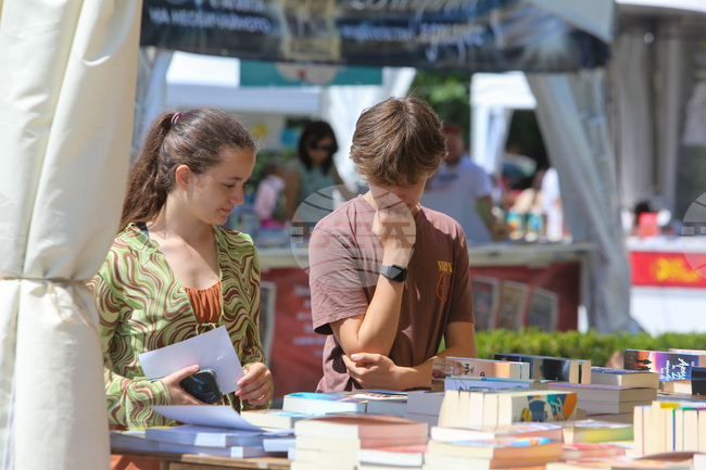 Над 6000 книги са били издадени в област София (столица) през 2024 г., съобщи НСИ