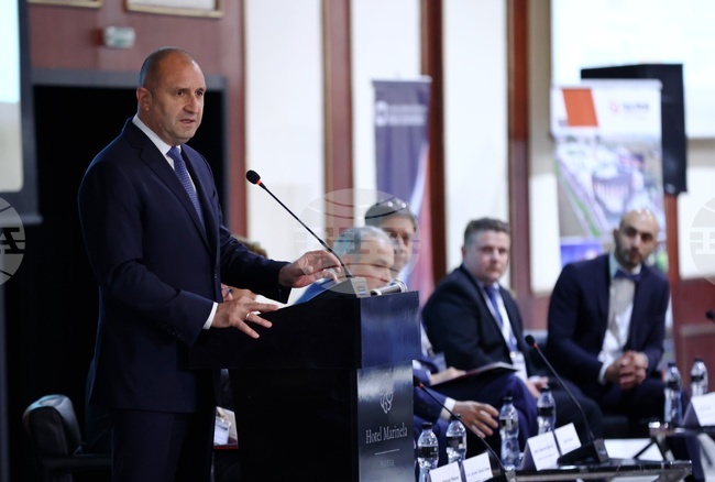 Румен Радев - пътна безопасност - конференция