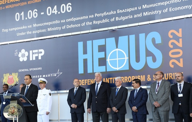 Министър Драгомир Заков: Модернизацията във въоръжението е без алтернатива, сигурността означава силна армия и въоръжение