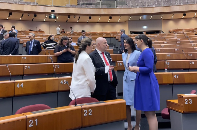 Люксембург - Иван Гешев - Лаура Кьовеши