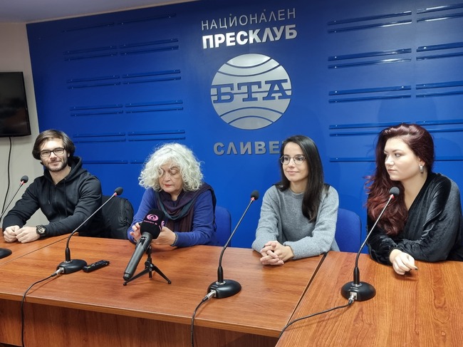 Пресконференция по повод първата коледна премиера на Куклен театър - Сливен "Съкровището на Дядо Коледа"