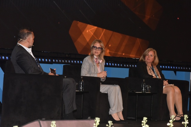 Министър Стойчева: Иновативните подходи в здравеопазването подобряват грижите за пациентите