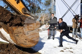 Нова метростанция - първа копка