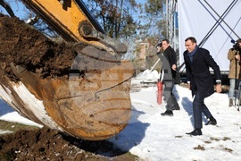 Нова метростанция - първа копка