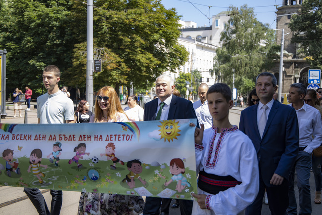 Д-р Елеонора Лилова: Обичта и грижата за децата трябва да основна мисия всеки ден
