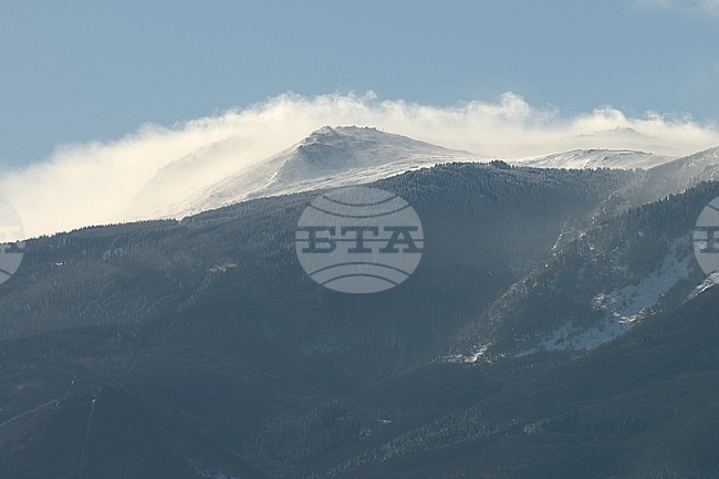 По високите части на планините е ветровито и облачно, съобщиха от Планинската спасителна служба на Българския червен кръст 