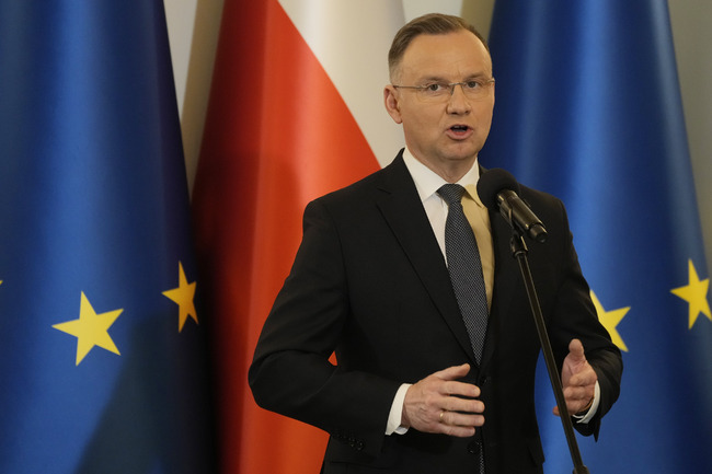 Полският парламент обсъжда проверка на твърденията за злоупотреби на правителството на "Право и справедливост"