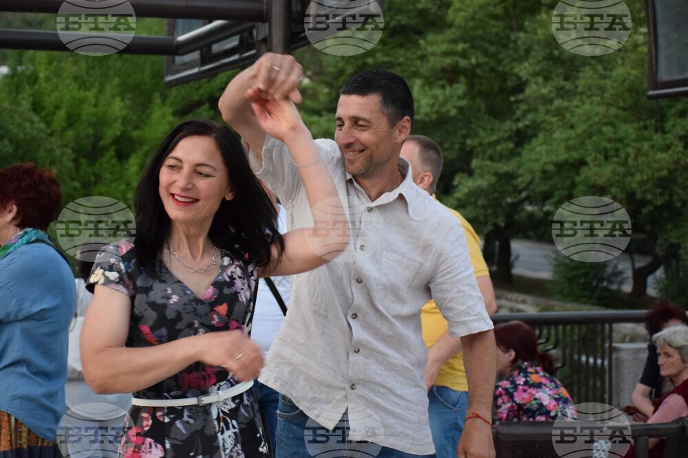 Благоевград - флашмоб - танци