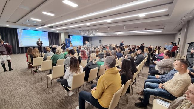 По случай Деня на народните будители в Бургас ще бъдат отличени 104 млади учители и техните ментори