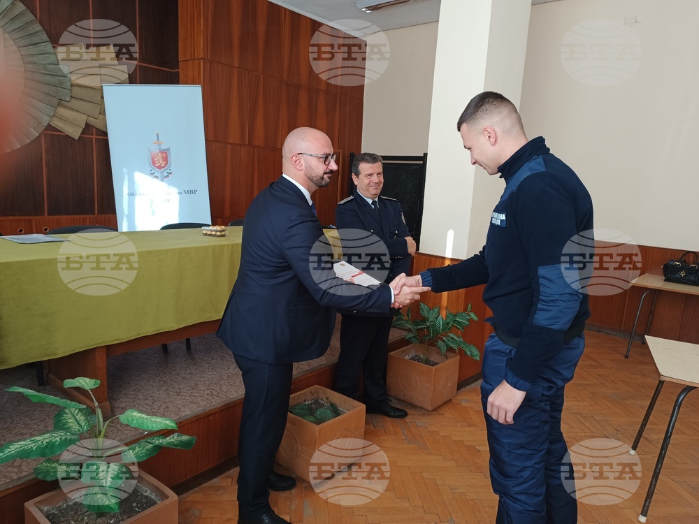 Осем новоназначени служители стават част от звено "Общински полиция" в Перник