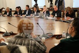 Парламент - Комисия по конституционни въпроси